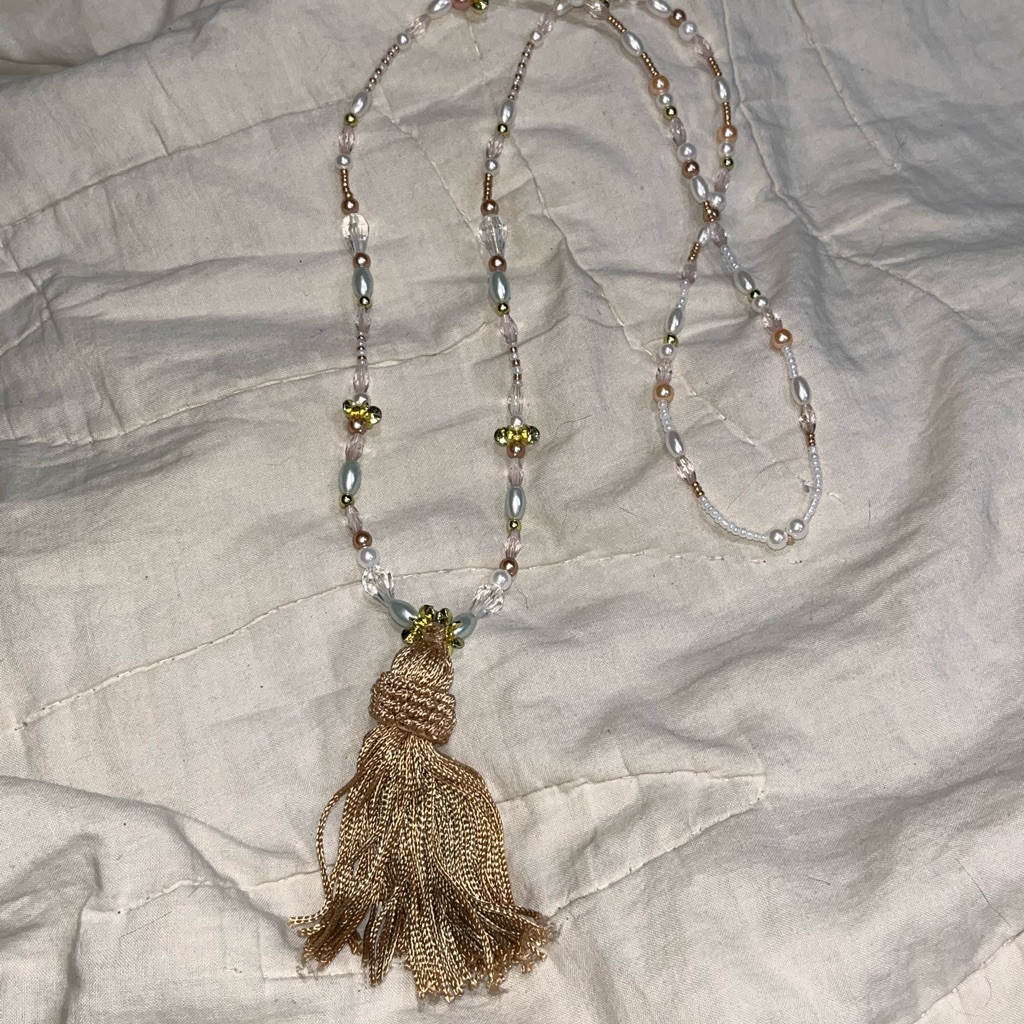 Cream Tassel Long Necklace 32” Pearl Beaded Gold Gorgeous